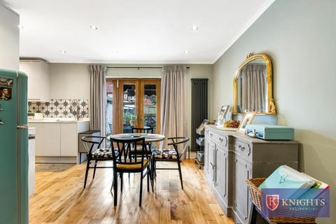 4 bedroom house for sale, Bexley Gardens, London, N9