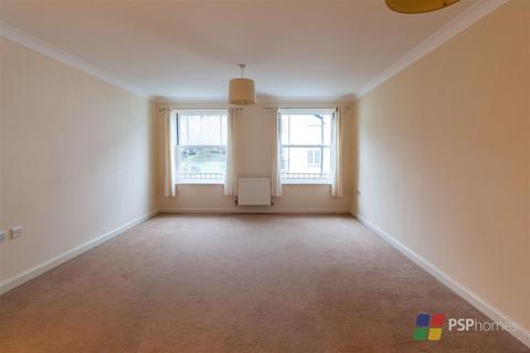 2 bedroom flat for sale, Middle Village, Haywards Heath