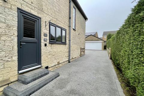 4 bedroom detached house for sale, Moor Close Road, Bradford BD13