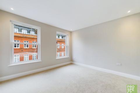 2 bedroom apartment to rent, West Street, Maidenhead, Berkshire, SL6