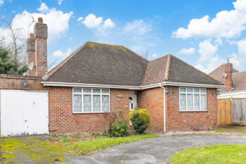 4 bedroom detached bungalow to rent, Crouch House Road, Edenbridge