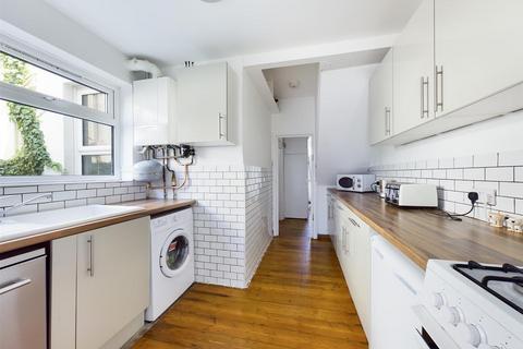 6 bedroom terraced house to rent, Bernard Road, Brighton