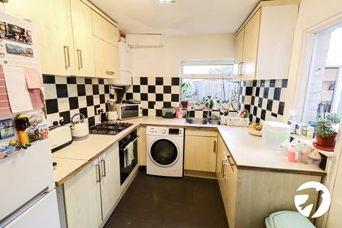 2 bedroom end of terrace house for sale, Myrtledene Road, Abbey Wood, London, SE2