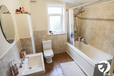31 Myrtledene Road, London, SE2 0EZ