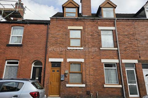 4 bedroom terraced house to rent, Barngate Street, Leek