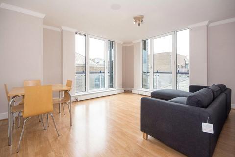 2 bedroom flat to rent, Plantation Wharf, Battersea SW11