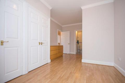 2 bedroom flat to rent, Plantation Wharf, Battersea SW11