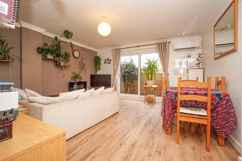 1 bedroom flat for sale, Chapel Park Road, St. Leonards-On-Sea