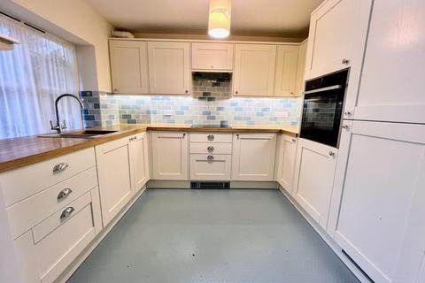 2 bedroom flat to rent, Flat1, Robartes Court, St Leonards Exeter, EX2 4EH