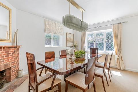 2 Yew Tree Bottom Road, Epsom, KT17 3NF