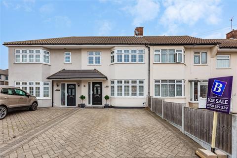 3 bedroom terraced house for sale, Severn Drive, Upminster, RM14