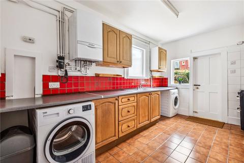 4 bedroom terraced house to rent, Valnay Street, London, SW17