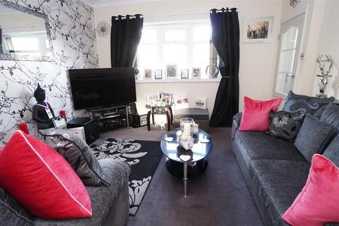 8 Mount Grove, Bradford, BD2 2JL