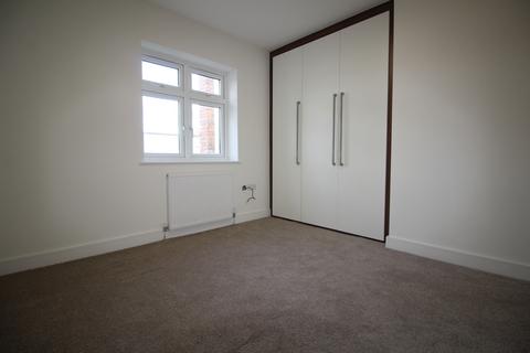 2 bedroom apartment to rent, Oak Road, Leatherhead KT22