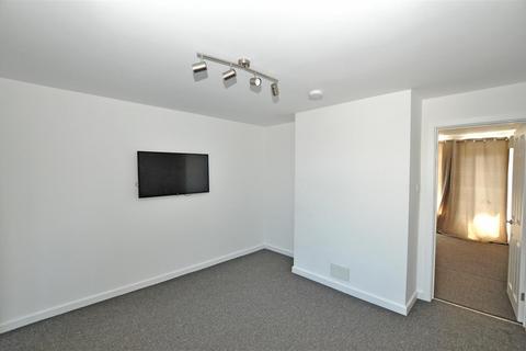 2 bedroom flat to rent, High Street, Hailsham