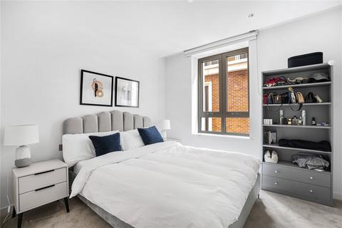 1 bedroom flat for sale, Segrave Walk, London W2