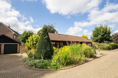 3 bedroom detached bungalow to rent, Joiners Court, Cambridge CB21