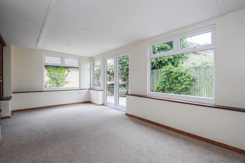 3 bedroom detached bungalow to rent, Joiners Court, Cambridge CB21