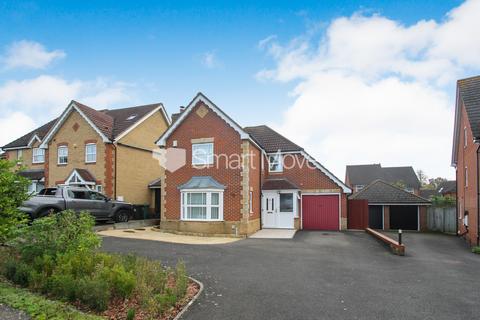 4 bedroom detached house for sale, Little Grove Avenue, Cheshunt EN7