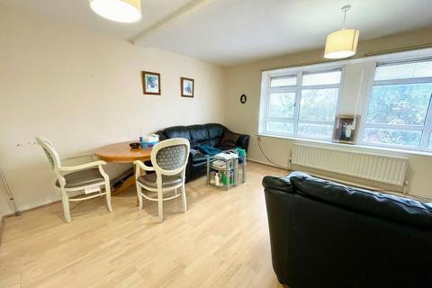 3 bedroom maisonette for sale, Holdbrook South, London , Waltham Cross, Hertfordshire, EN8 7SP