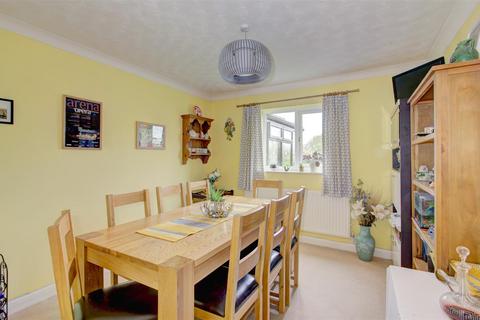 4 bedroom detached house for sale, Blicks Close, Hullavington, Chippenham