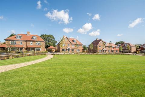 3 bedroom semi-detached house for sale, 22 Oakley Green, Lavant