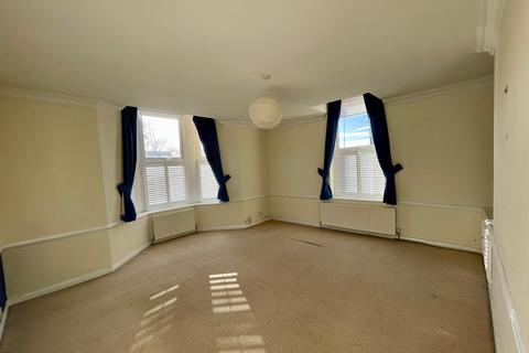 2 bedroom ground floor maisonette to rent, Whitehall Road, Gateshead NE8