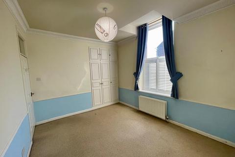 2 bedroom ground floor maisonette to rent, Whitehall Road, Gateshead NE8