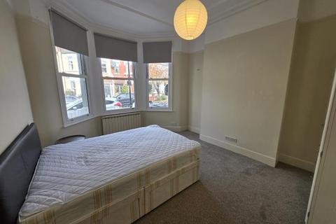 5 bedroom terraced house to rent, Maryland Road, Wood Green, N22