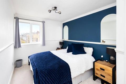 2 bedroom flat to rent, Jarret House, 98 Bow Road, Bow, London, E3