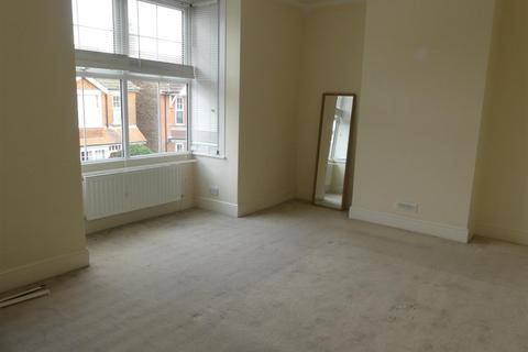 3 bedroom house to rent, Bakewell Road, Eastbourne