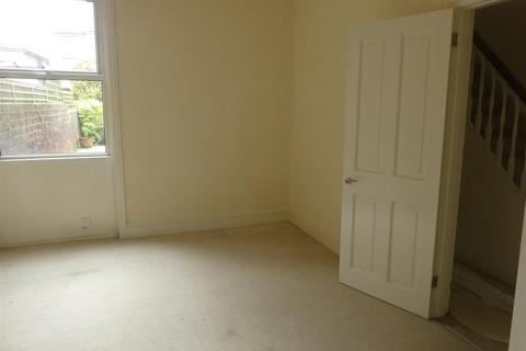 3 bedroom house to rent, Bakewell Road, Eastbourne