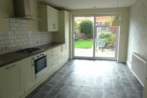 3 bedroom house to rent, Bakewell Road, Eastbourne