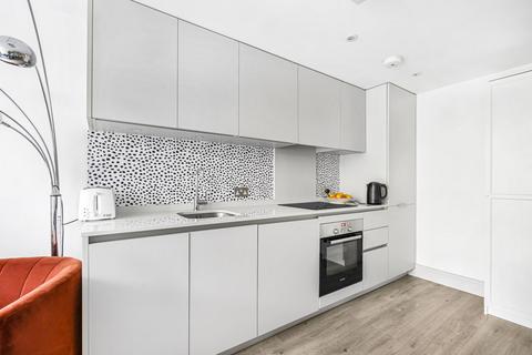 1 bedroom apartment for sale, Chiswick High Road, London, W4