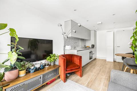 1 bedroom apartment for sale, Chiswick High Road, London, W4