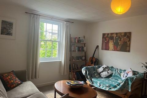 2 bedroom flat to rent, Victoria Street, Totnes TQ9