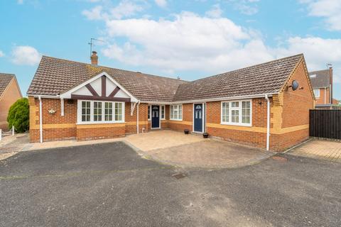 4 bedroom detached bungalow for sale, Woodpecker Drive, Watton