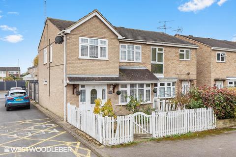 4 bedroom end of terrace house for sale, Champions Green, Hoddesdon EN11