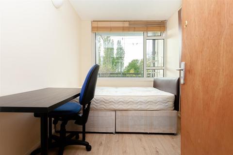 37 Pollard Street, London, E2 6LY