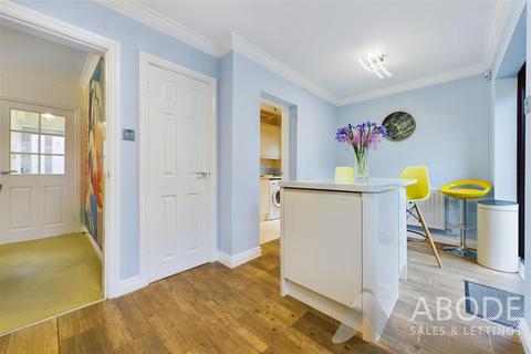 6 Avocet Close, Uttoxeter, ST14 8UG