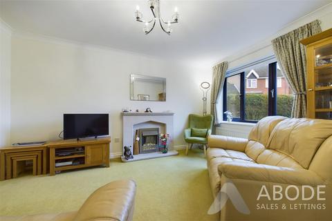 6 Avocet Close, Uttoxeter, ST14 8UG