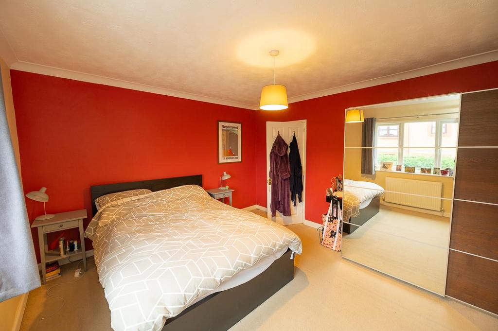 Bedroom pic 2.jpg
