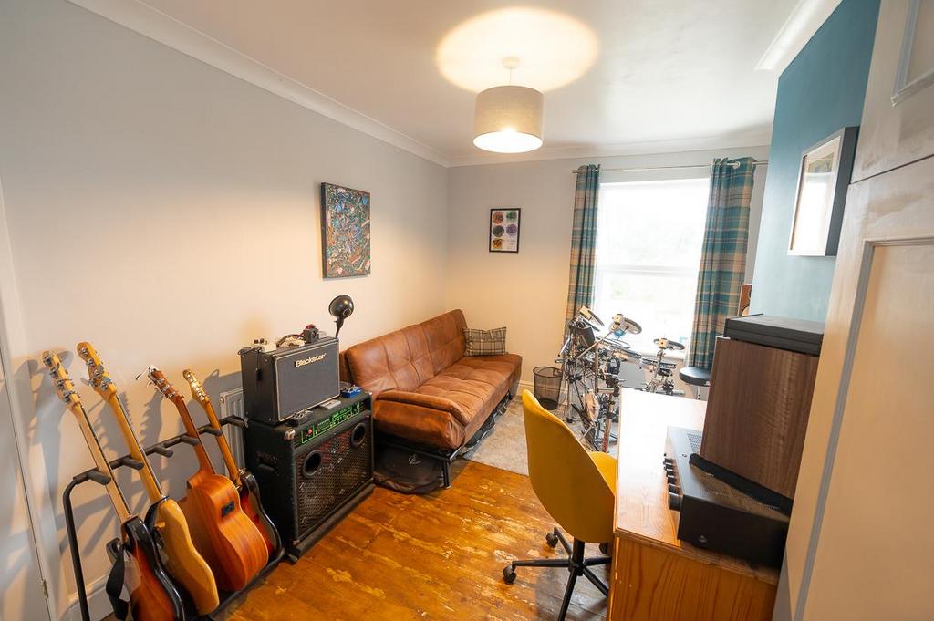 Bedroom 2.jpg