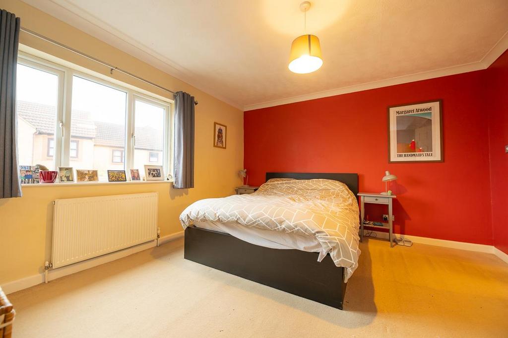 Bedroom 1.jpg