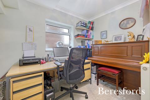 60 Boxmoor Road, Romford, RM5 2SJ