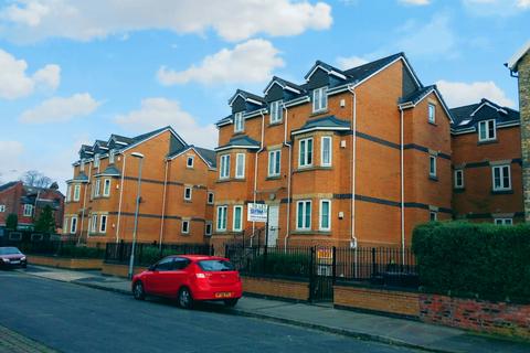 3 bedroom flat to rent, Mitford Road, Manchester M14