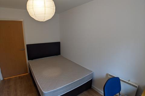 3 bedroom flat to rent, Mitford Road, Manchester M14