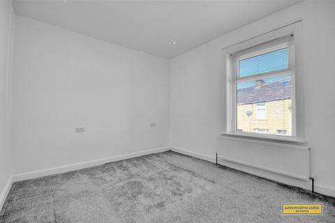 2 bedroom terraced house to rent, St Johns Road, Burnley