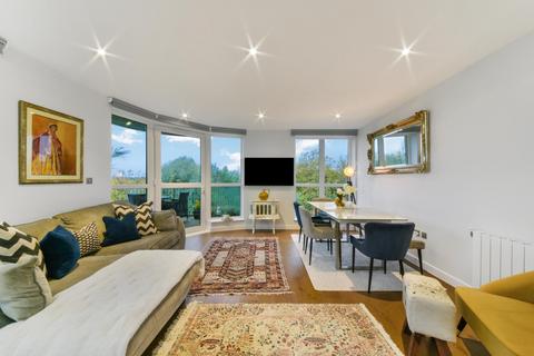 3 bedroom flat for sale, Grayston House, Kidbrooke Village, London, SE3