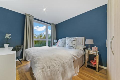 3 bedroom flat for sale, Grayston House, Kidbrooke Village, London, SE3